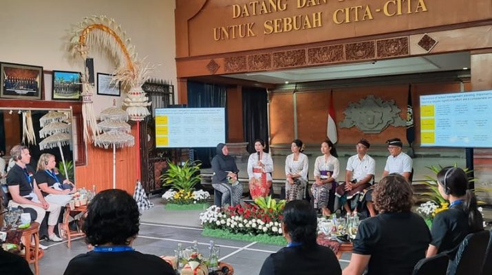 Meningkatkan Kompetensi Guru Melalui Platform Pendidikan