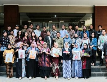 Hari Batik, Sutan Raja Hotel & Convention Centre Soreang Promosikan Batik Kina