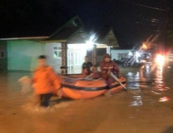 Banjir Dan Tanah Longsor Menghantam Padang Pariaman, Sumatera Barat