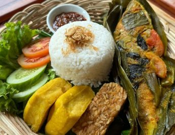 Promo Menu Tradisional di favehotel Hyper Square Bandung: Pepes Ikan Simba dan Minuman Bery-Bery