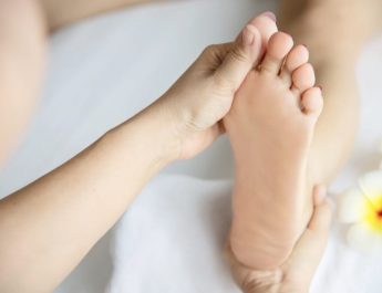 10 Tips Menghilangkan Bau Kaki