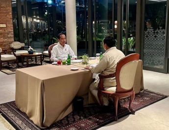 Makan Malam dengan Prabowo hingga 2 Jam, Jokowi: Diskusi Santai