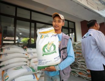 Pemkot Bandung Pastikan Beras Bantuan Layak Konsumsi