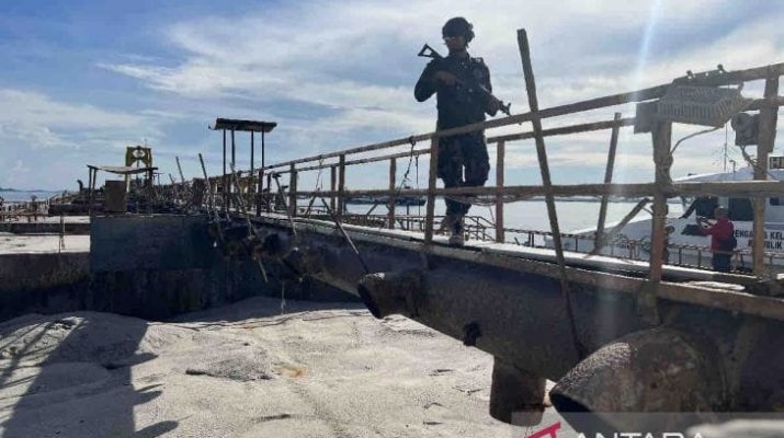 Diduga Sedot Pasir Ilegal di Perairan Batam, Dua Kapal Ditahan