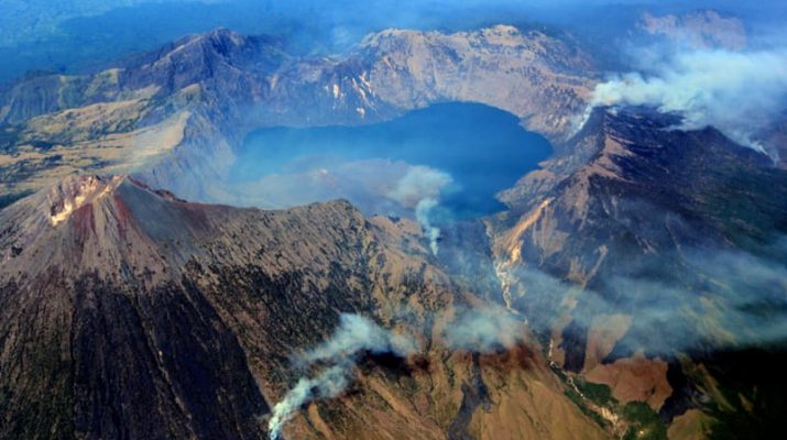 7 Gunung Tertinggi di Indonesia, Berikut Jalur Pendakiannya