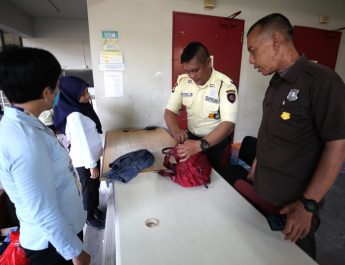 Modus Penyelundupan HP Tahanan Rutan KPK, Bayar Rp1 juta ke Petugas Beres!