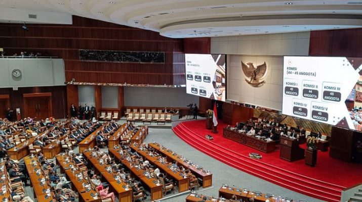 Rapat Paripurna DPR Hanya Dihadiri 364 Anggota