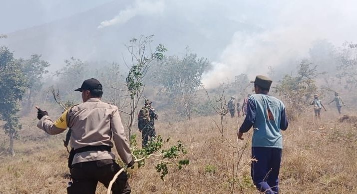 Proses Pemadaman Karhutla Gunung Agung Terkendala Lokasi dan Cuaca