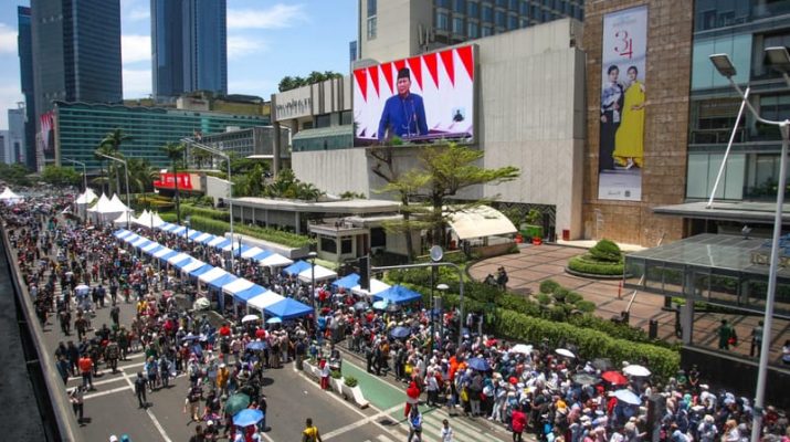 Sejumlah Musisi Tanah Air Hibur Warga Dalam Acara Pesta Rakyat