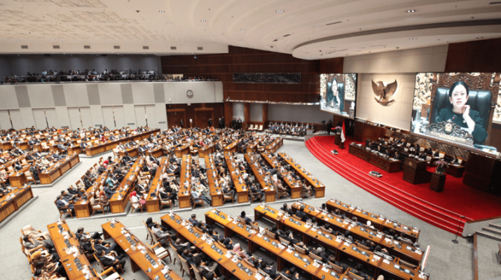 Rapat Kerja Menteri dengan Komisi DPR Setelah Penataran di Akmil Magelang