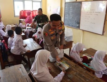 Polres dan Kodim Majalengka Bagikan Makan Siang Bergizi Gratis