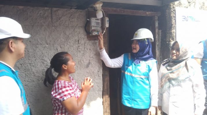 PLN Jabar Tebar Bahagia, Bantu Sambungan Listrik Gratis 1.435 Keluarga