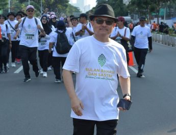 Jalan Sehat dan Bahagia Menyemarakan Bulan Bahasa dan Sastra 2024