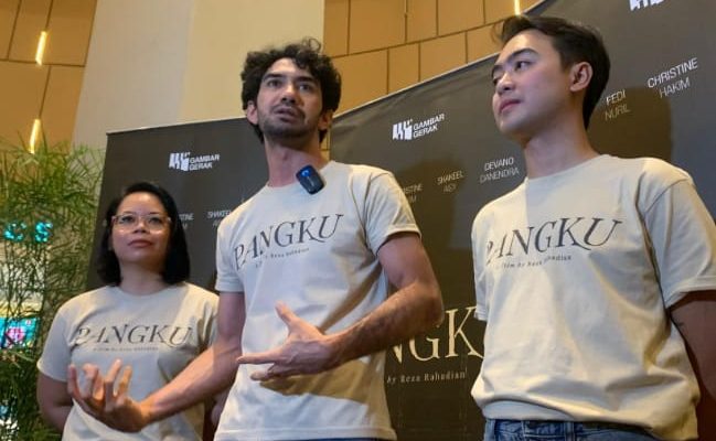 Debut Jadi Sutradara, Reza Rahadian Persembahkan Film Pangku untuk Ibunda