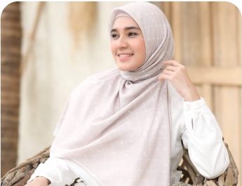 Dhini Aminarti, Bagikan Kiat Istikamah Berhijab