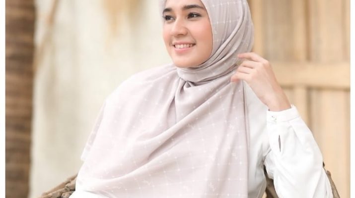 Dhini Aminarti, Bagikan Kiat Istikamah Berhijab