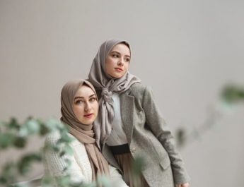 Cara Memakai Hijab Segi Empat untuk Acara Formal