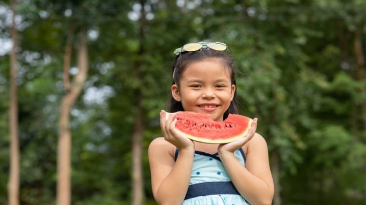 Hadapi Polusi Udara, Anak Direkomendasikan Banyak Makan Buah