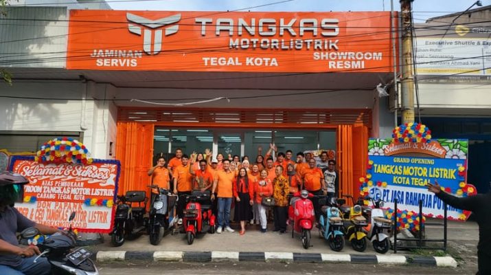 Rangkul Pengusaha Lokal, Motor Listrik Tangkas Memiliki Showroom di Tegal