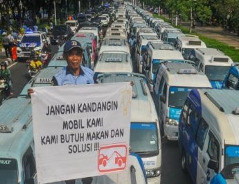 Transjakarta Harus Usut Pemalsuan Dokumen Operator JakLingko