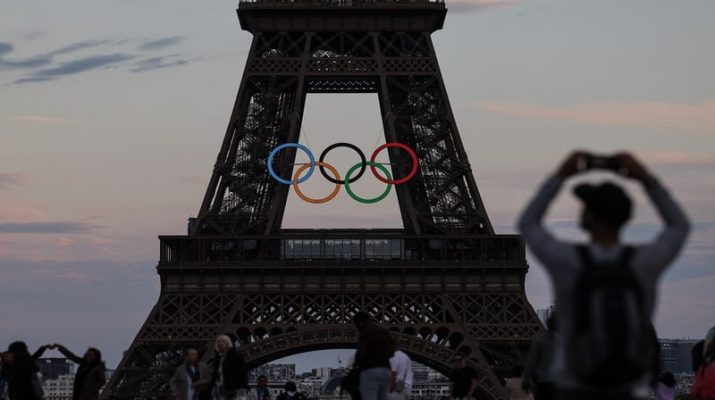 Keluarga Perancang Menara Eiffel Tolak Logo Olimpiade Dipasang Permanen