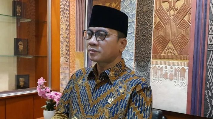 Jawaban Yandri Susanto soal  Surat Undangan Haul Berkop Kemendes: Tidak Akan Kami Ulangi