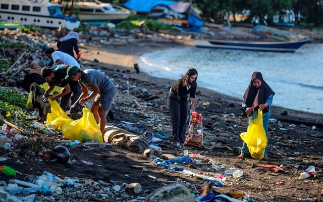 Menteri Hanif Janjikan 2025 Bebas Impor Sampah Plastik