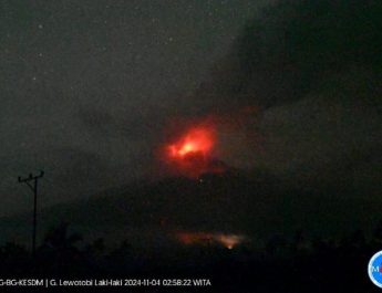 PVMBG Sampaikan Peringatan Dini Gunung Lewotobi Laki-Laki sejak 1 November