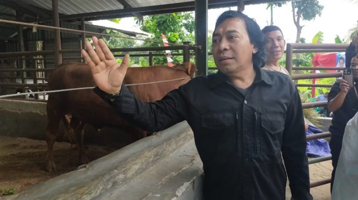 Diiringi Senda Gurau, Komeng Dengarkan Keluhan Puluhan Petani di Tasikmalaya