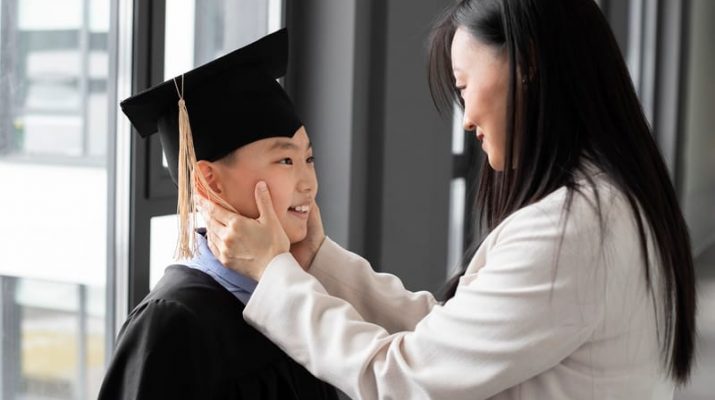 Perpisahan Sekolah, Ini Tips Bagi Orangtua Atasi Kesedihan Anak